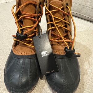 Kids sorel boots brand new